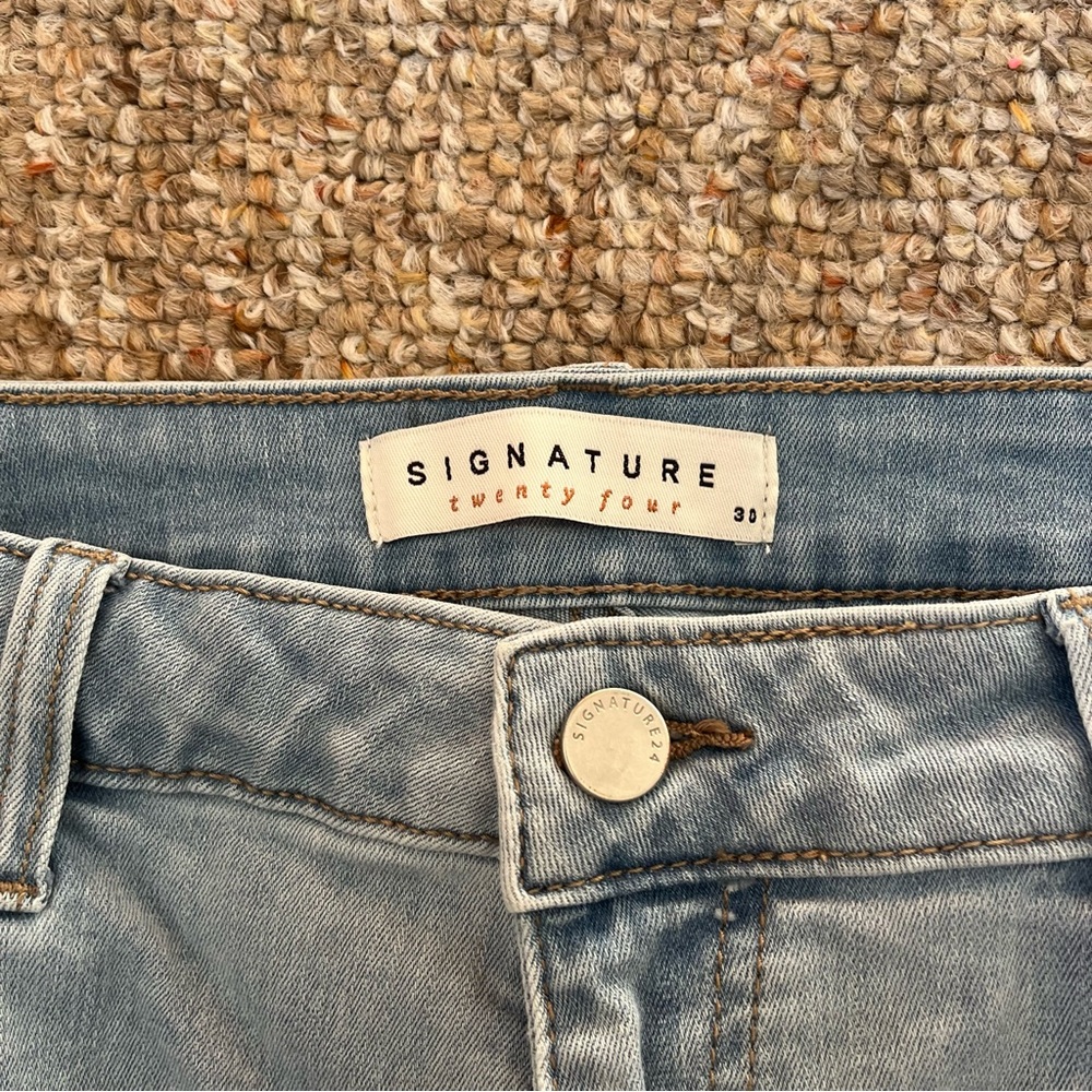 Light wash straight leg stretch jeans